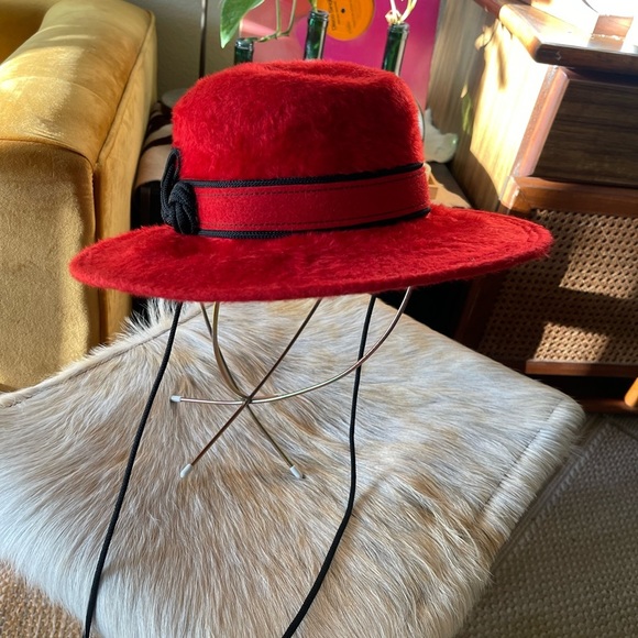 Vintage Mr. John Jr. Plush red velour felt fur fedora hat with black rope